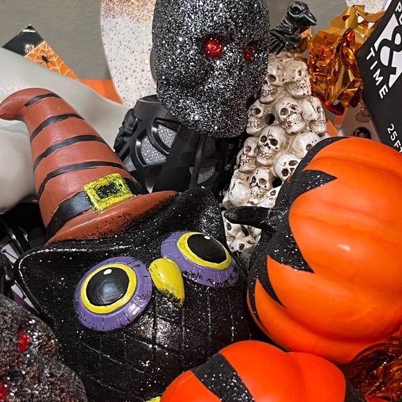 Halloween Themed Decorative Basket - Picture 3 of 14